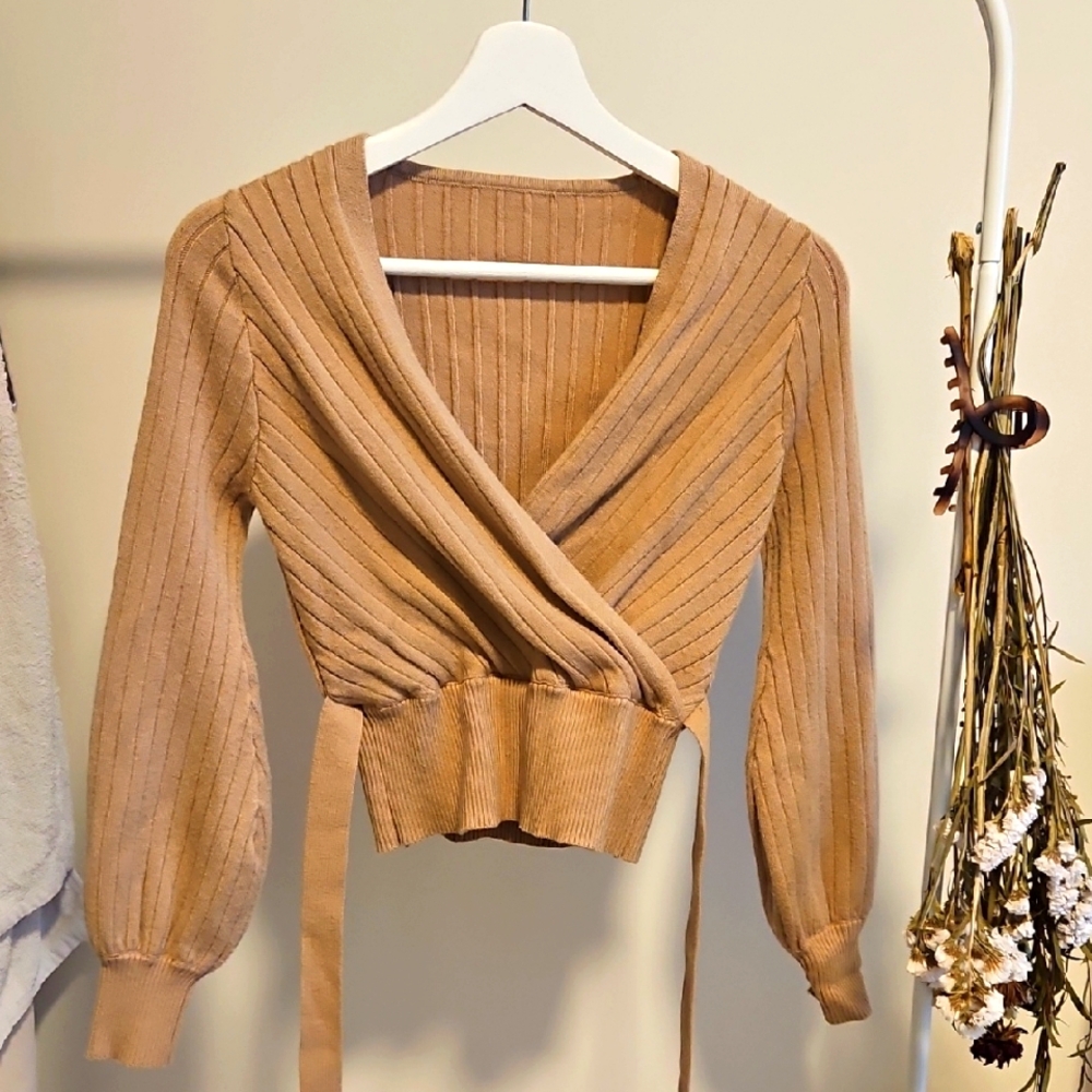 Vintage Wrap Top With Back Tie